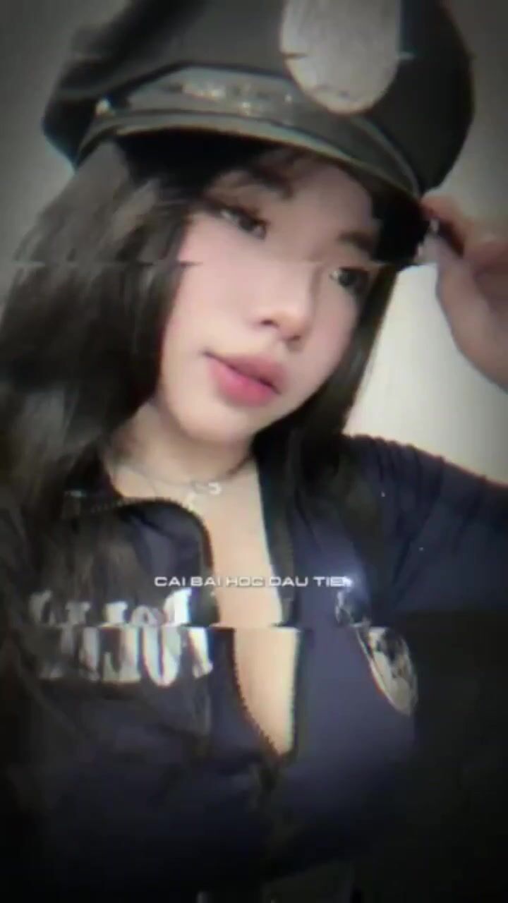 Gái Tiktok cosplay cảnh sát các kiểu + some